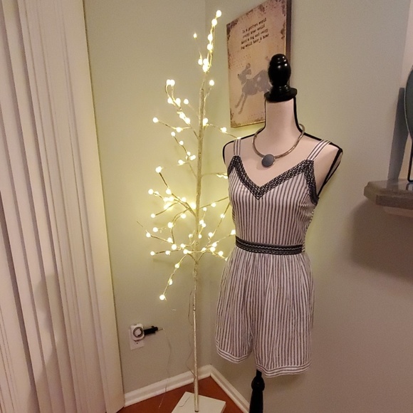Striped Romper with Contrast Stitching - Picture 5 of 5
